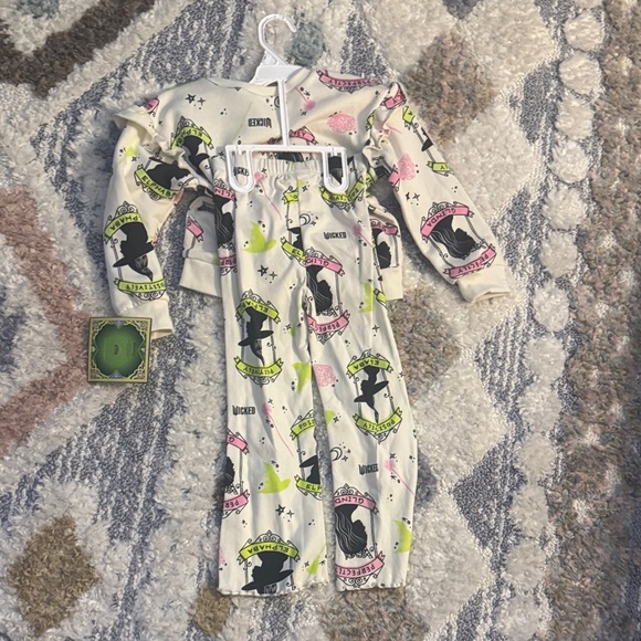 Wicked Set - Picture 4 of 4